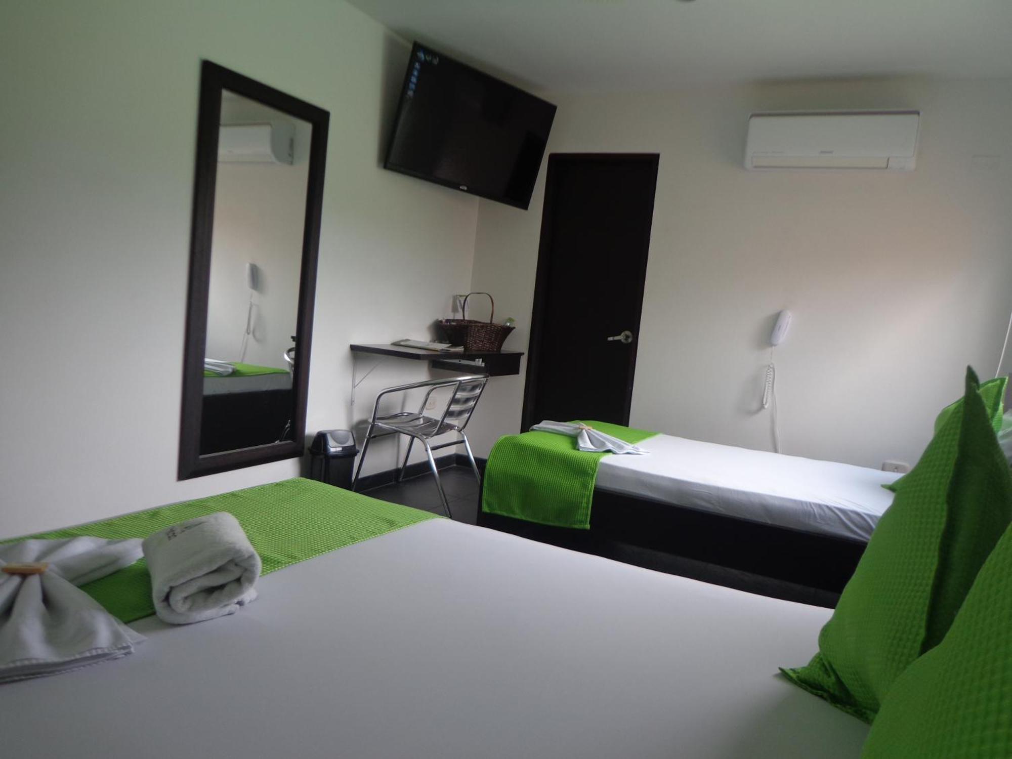 Hotel Chicala Salgar Puerto Salgar Стая снимка