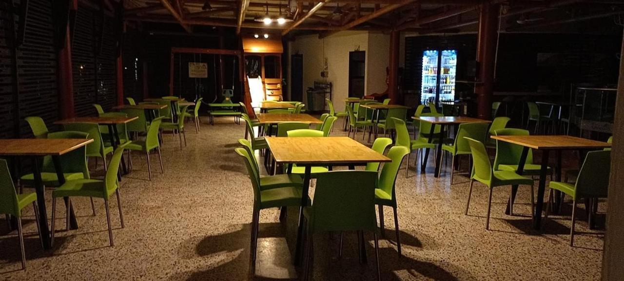 Hotel Chicala Salgar Puerto Salgar Екстериор снимка